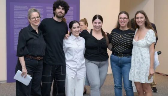 Project participants: Dr. Ruthie Abeliovich (on the left) and Prof. Sharon Aronson-Lehavi (second from the right) with TAU theatre students (Photo credit: Tami Shaham)